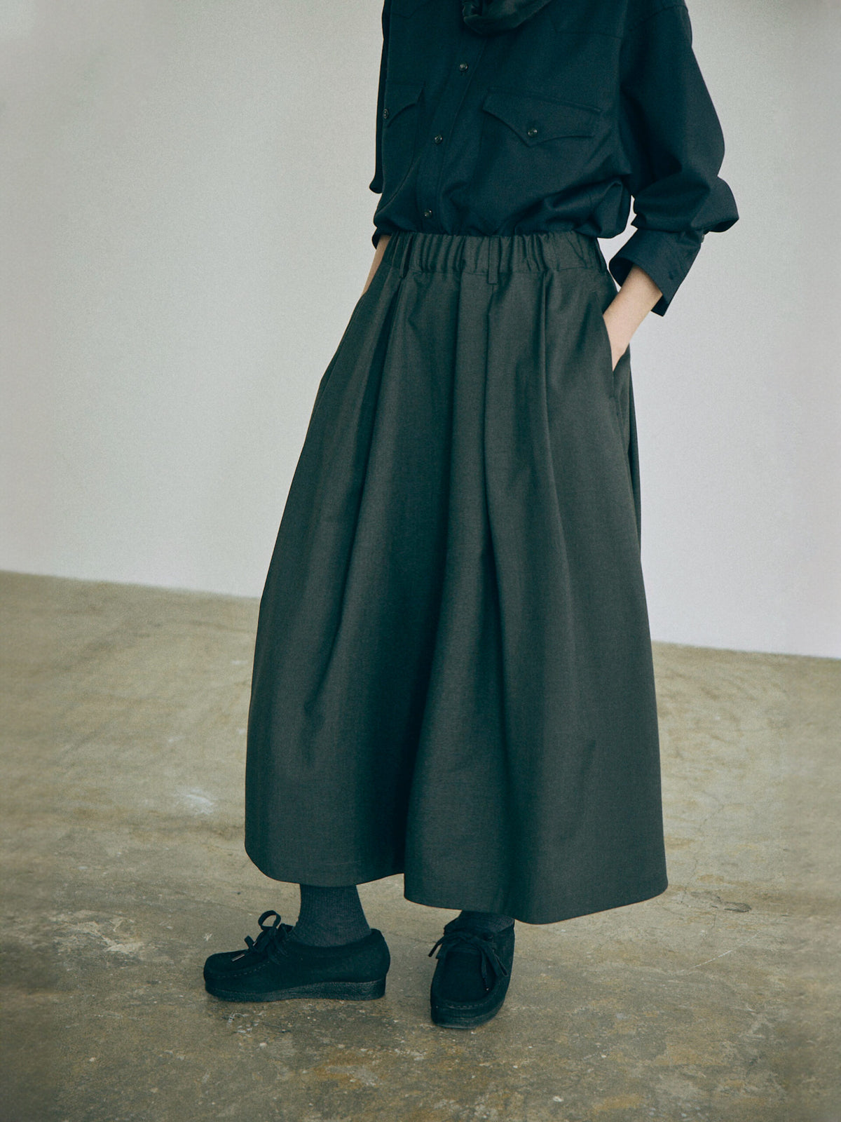 Nicholson & Nicholson Mira Stretched Wool Skirt - Charcoal