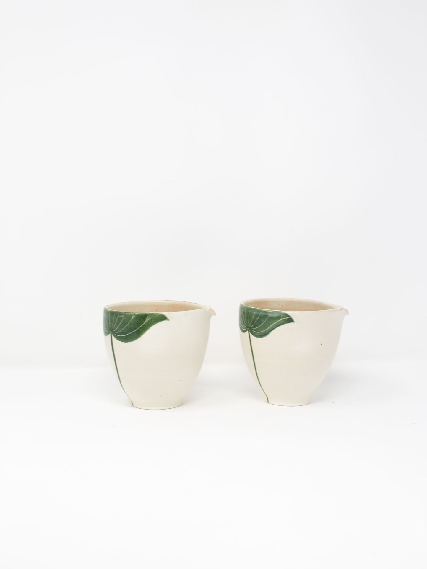 Pink Lotus Pourer by Momoko Otani (大谷桃子)
