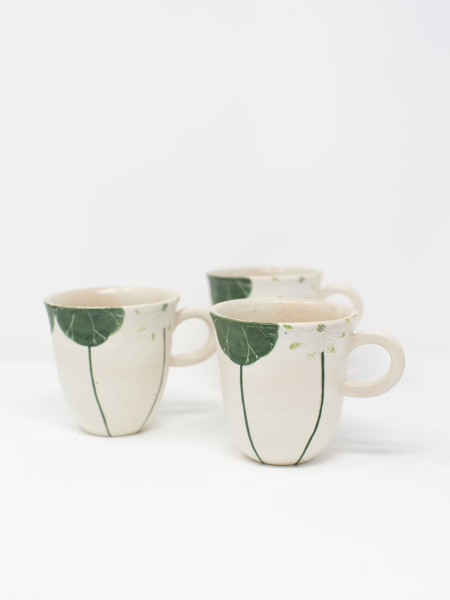 White Lotus Mug by Momoko Otani (大谷桃子)