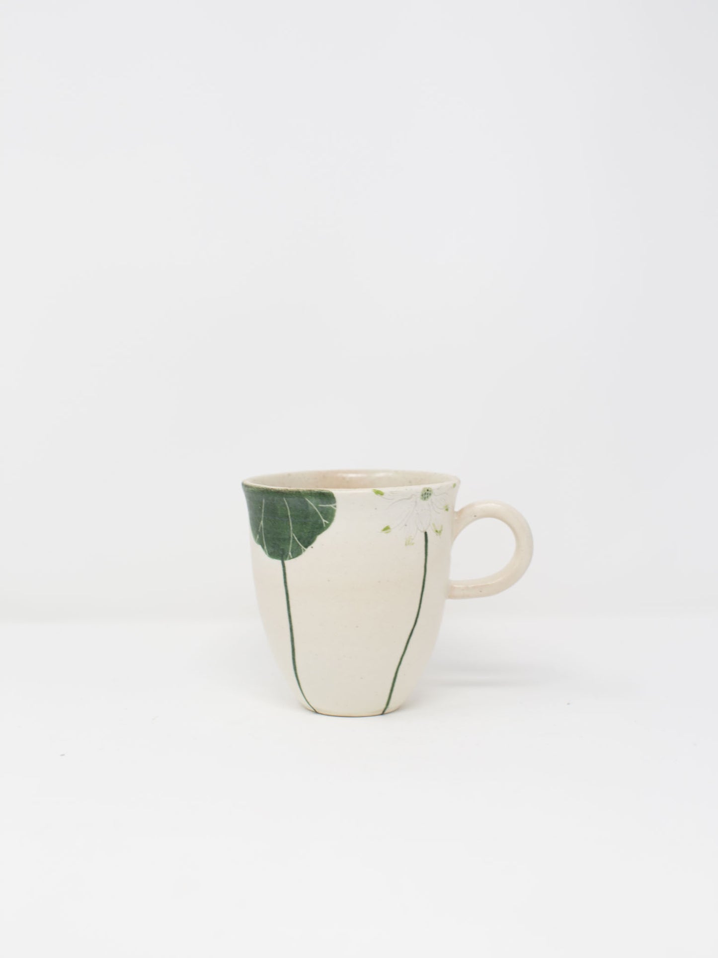 White Lotus Mug by Momoko Otani (大谷桃子)