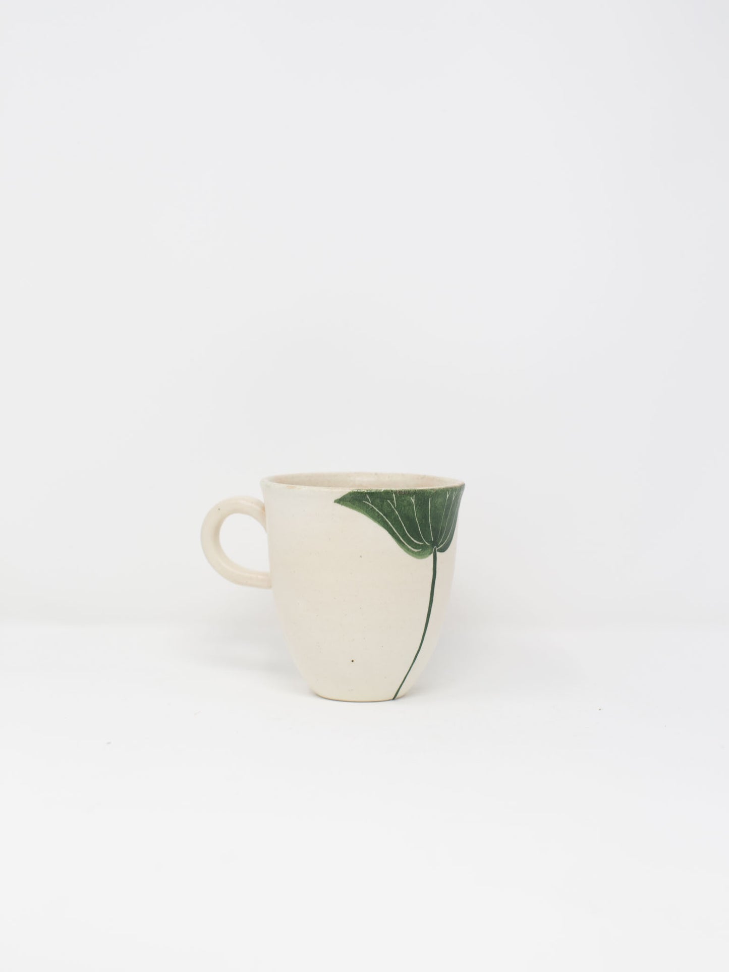 White Lotus Mug by Momoko Otani (大谷桃子)