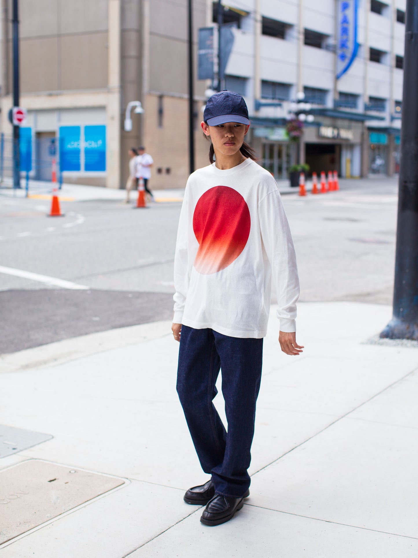 (25% off) Blue Blue Japan Unisex Knitted Gradation "Omaru" Slub Cotton T-shirt - Red
