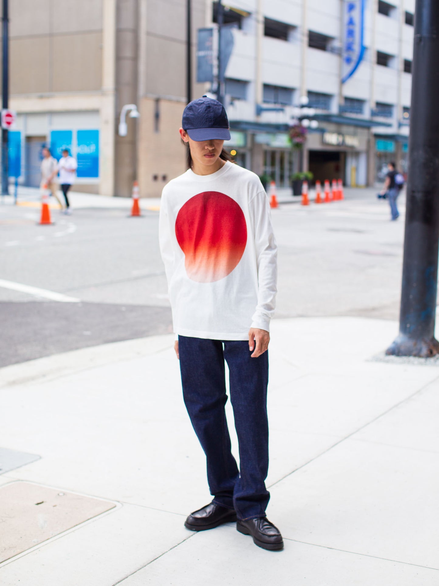 (25% off) Blue Blue Japan Unisex Knitted Gradation "Omaru" Slub Cotton T-shirt - Red
