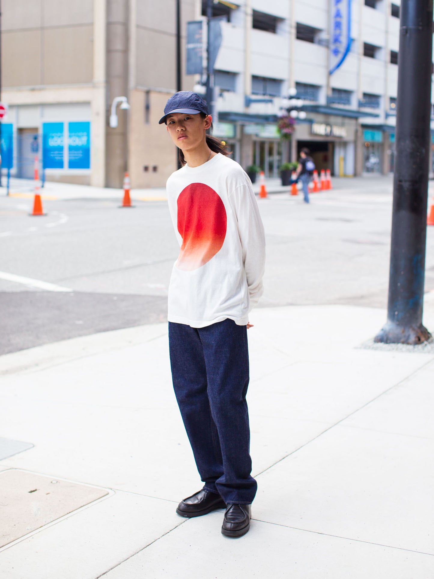 (25% off) Blue Blue Japan Unisex Knitted Gradation "Omaru" Slub Cotton T-shirt - Red