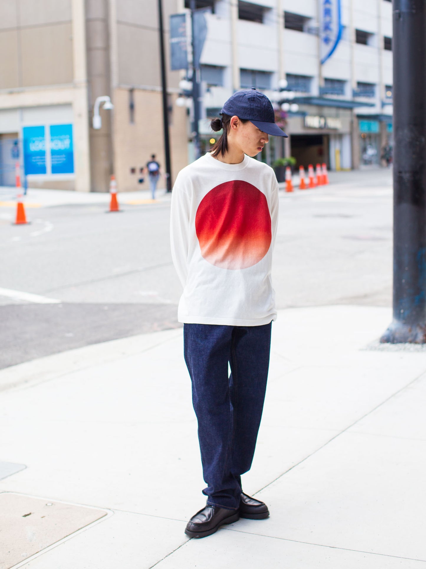 (25% off) Blue Blue Japan Unisex Knitted Gradation "Omaru" Slub Cotton T-shirt - Red