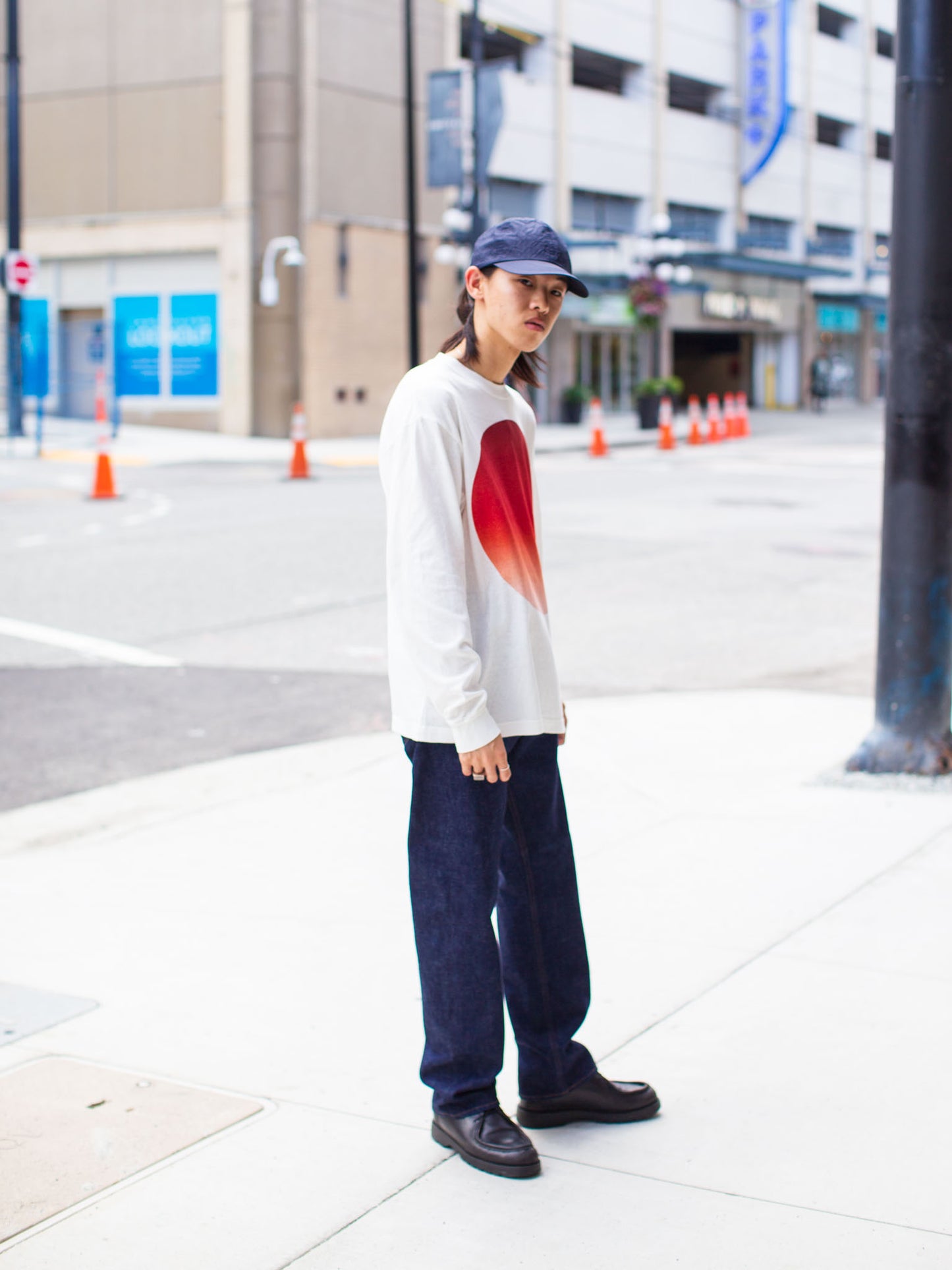 (25% off) Blue Blue Japan Unisex Knitted Gradation "Omaru" Slub Cotton T-shirt - Red