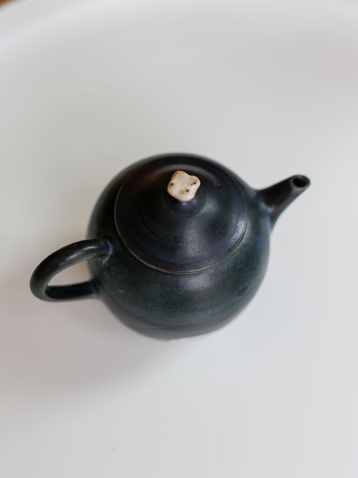 Pink Chrysanthemum Teapot by Otani Momoko (大谷桃子)