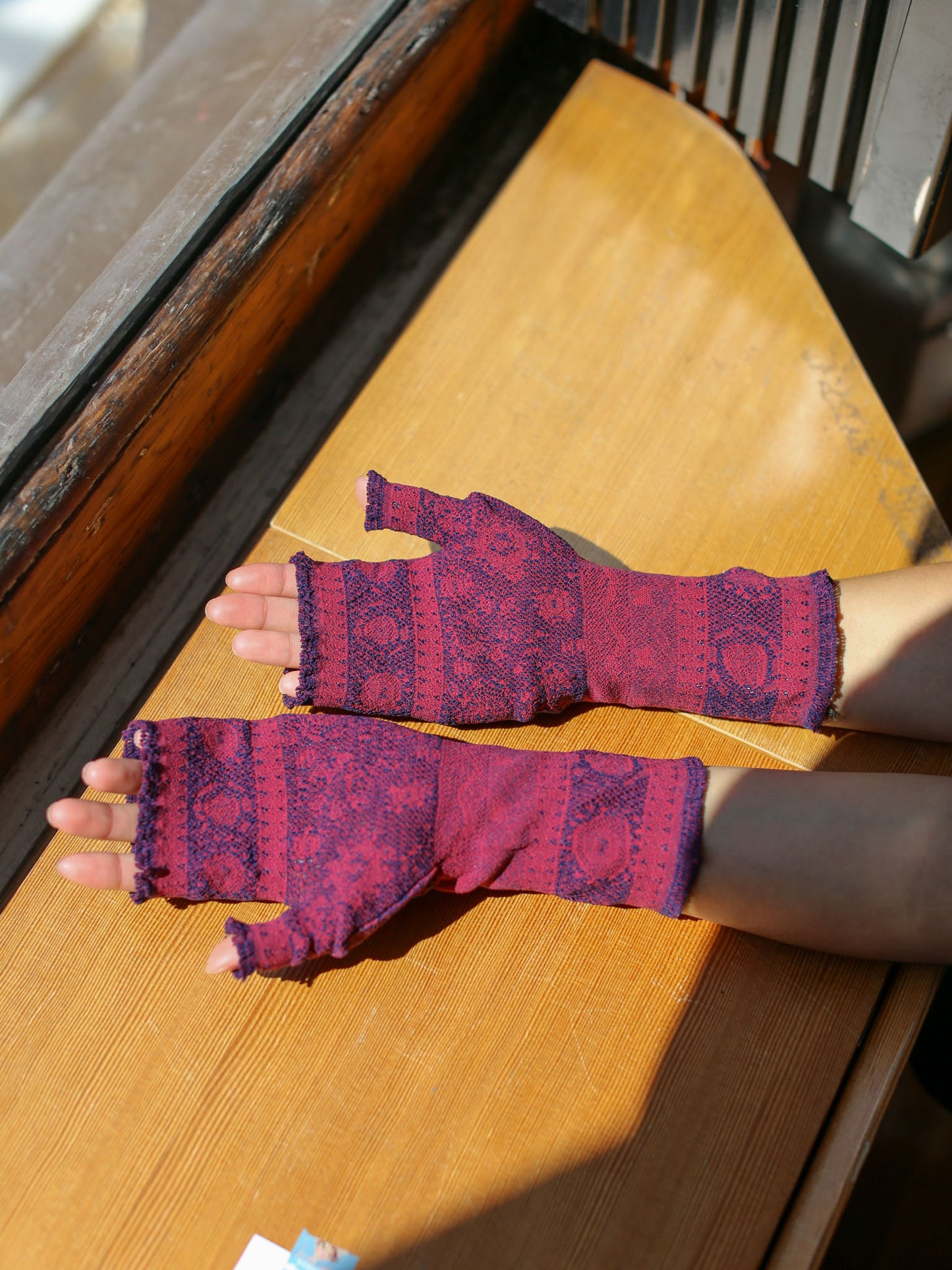 M. & Kyoko Woven Armwarmer - Red (1525)