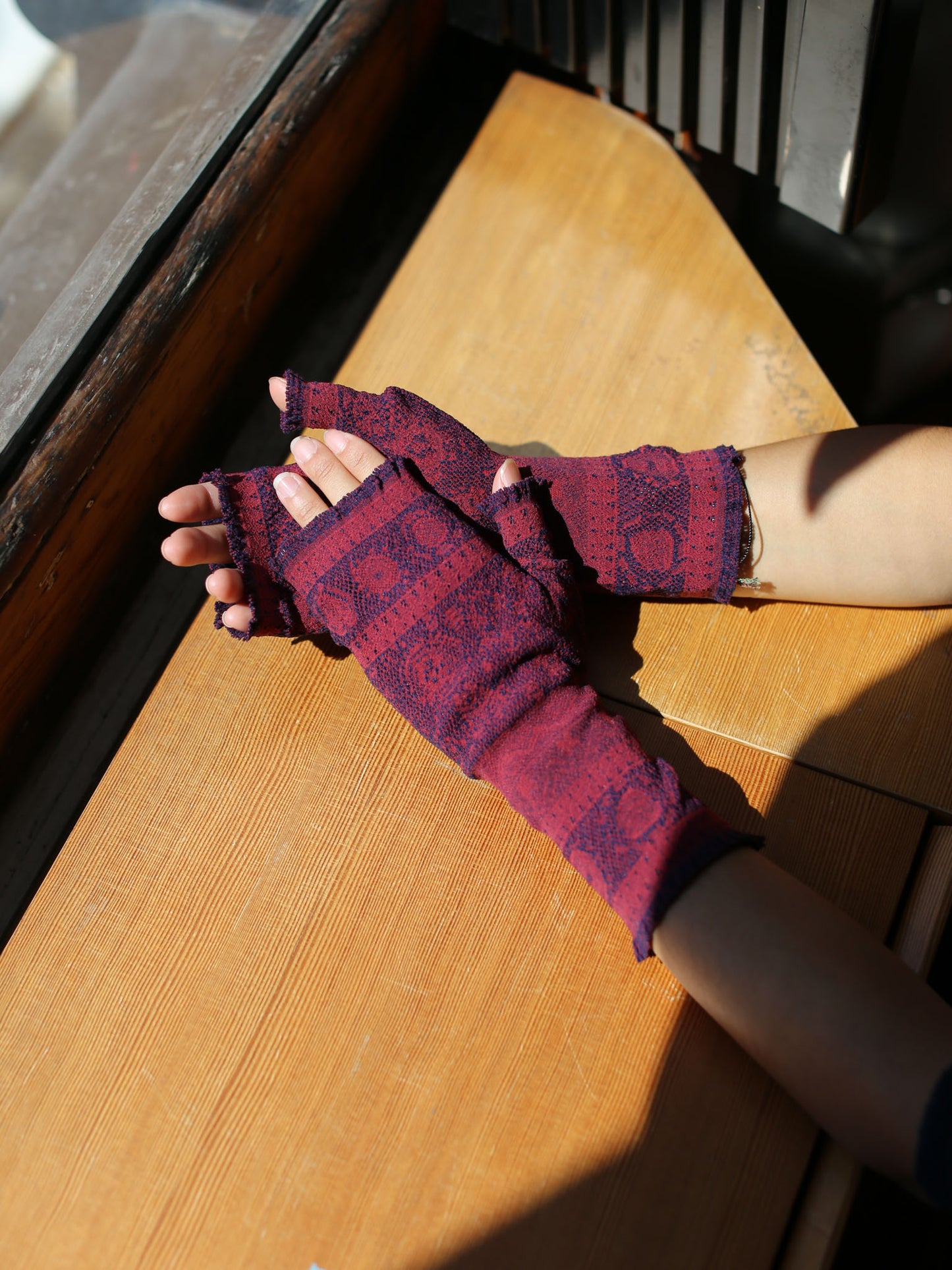 M. & Kyoko Woven Armwarmer - Red (1525)