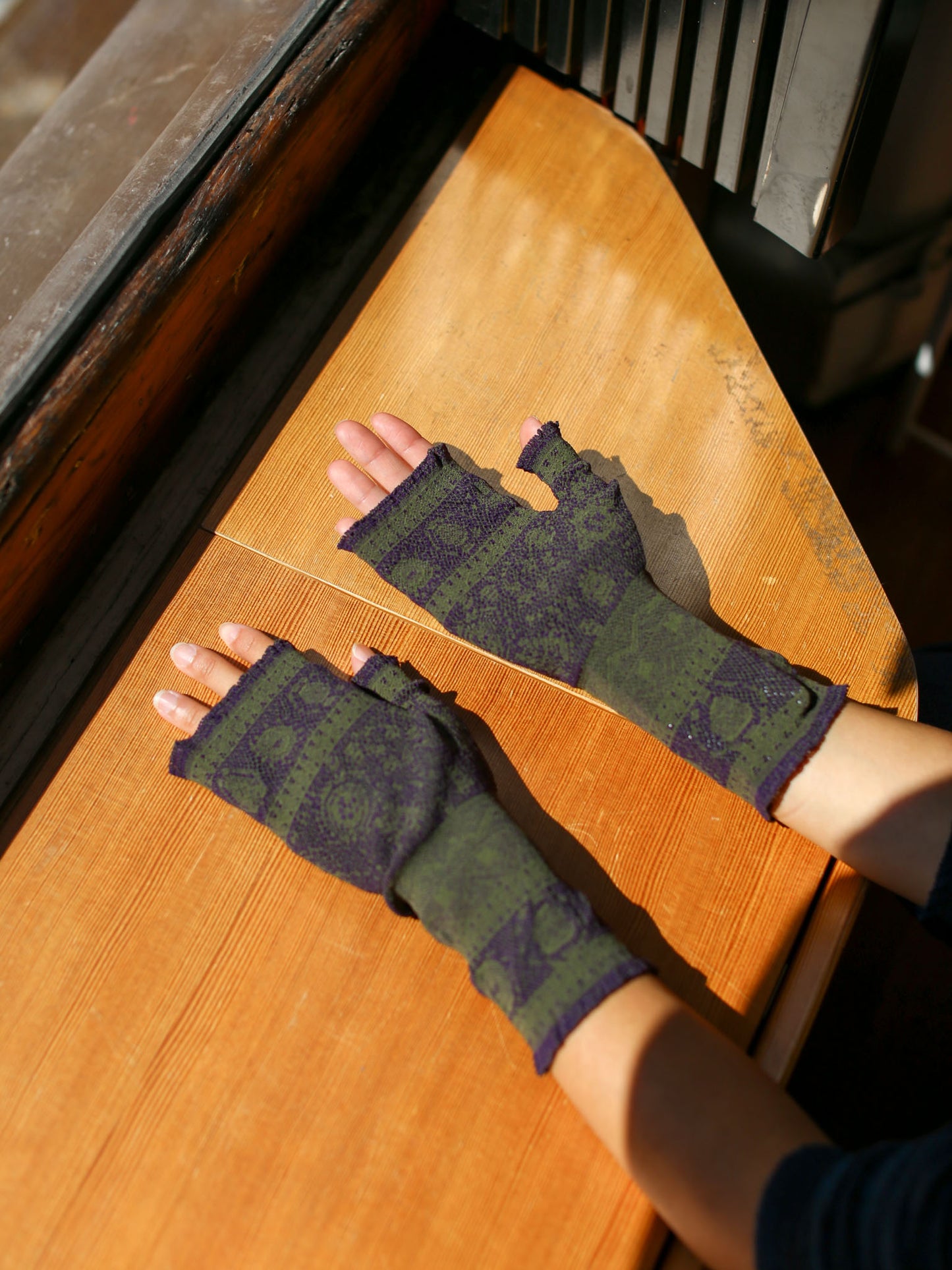 M. & Kyoko Woven Armwarmer - Khaki(1525)