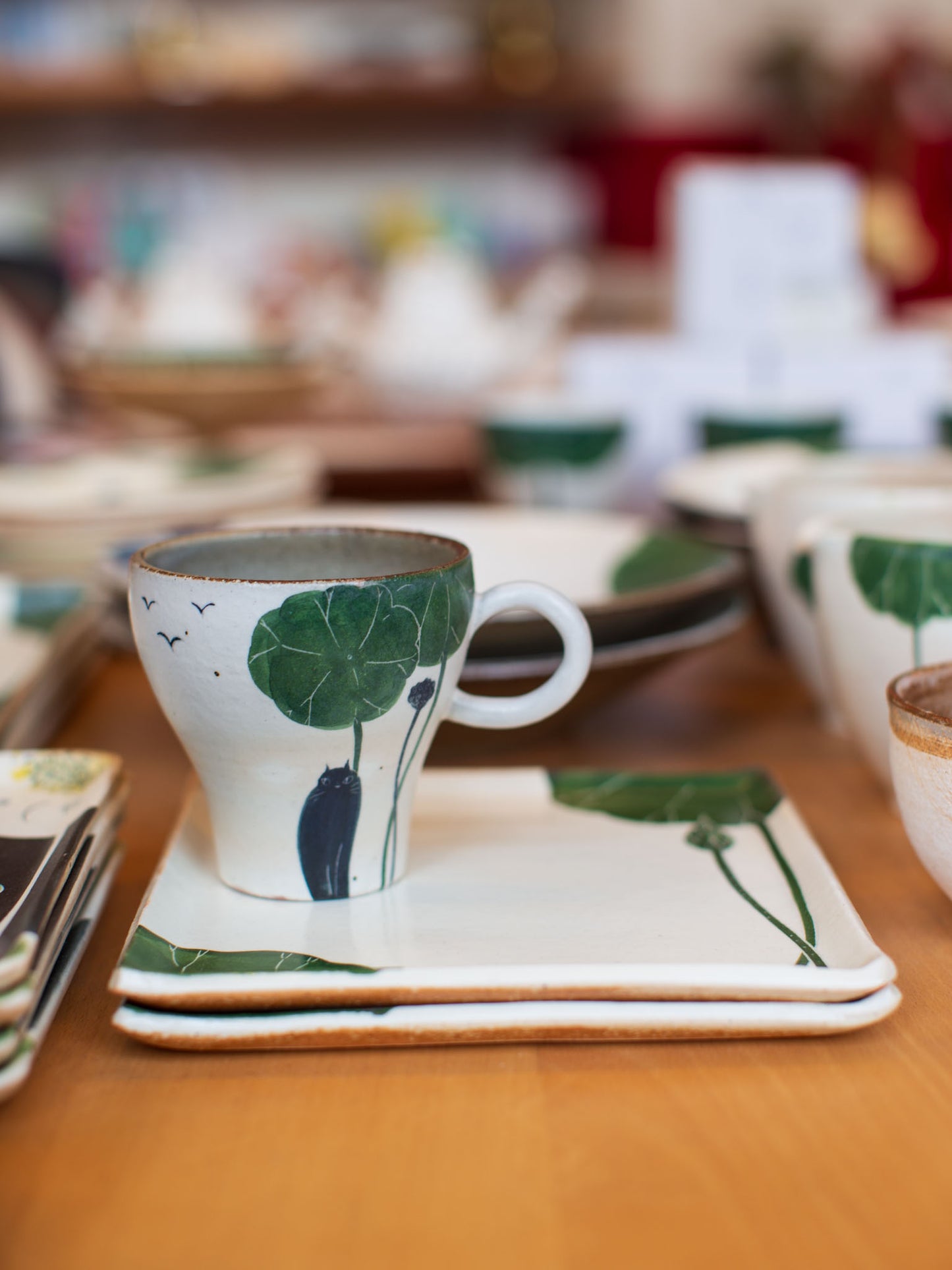 "Cat and Lotus Leaves" Mug by Otani Momoko (大谷桃子)