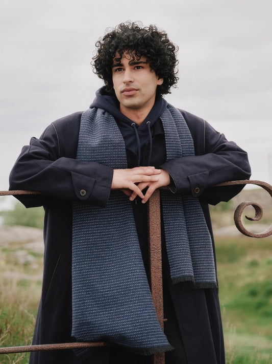 Lapuan Kankurit HILE Wool Scarf - Dark Blue