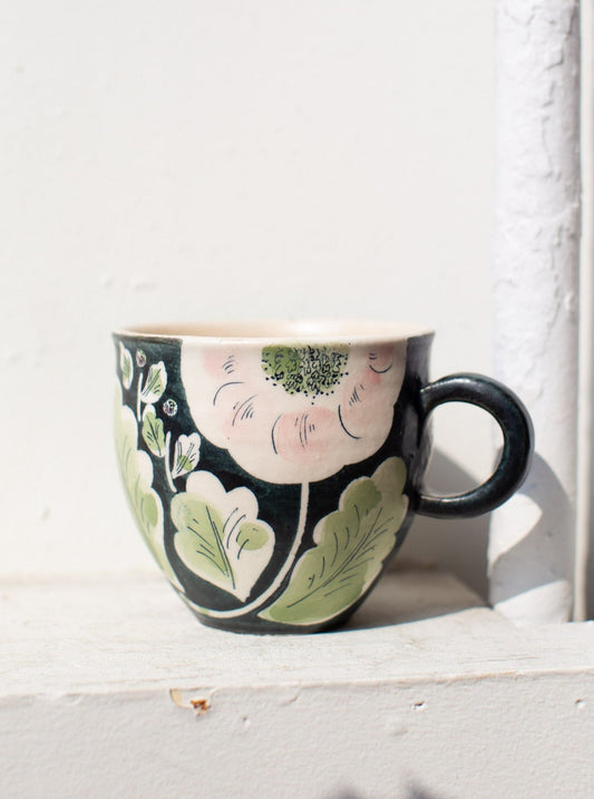 Pink Chrysanthemum Mug by Momoko Otani （大谷桃子）