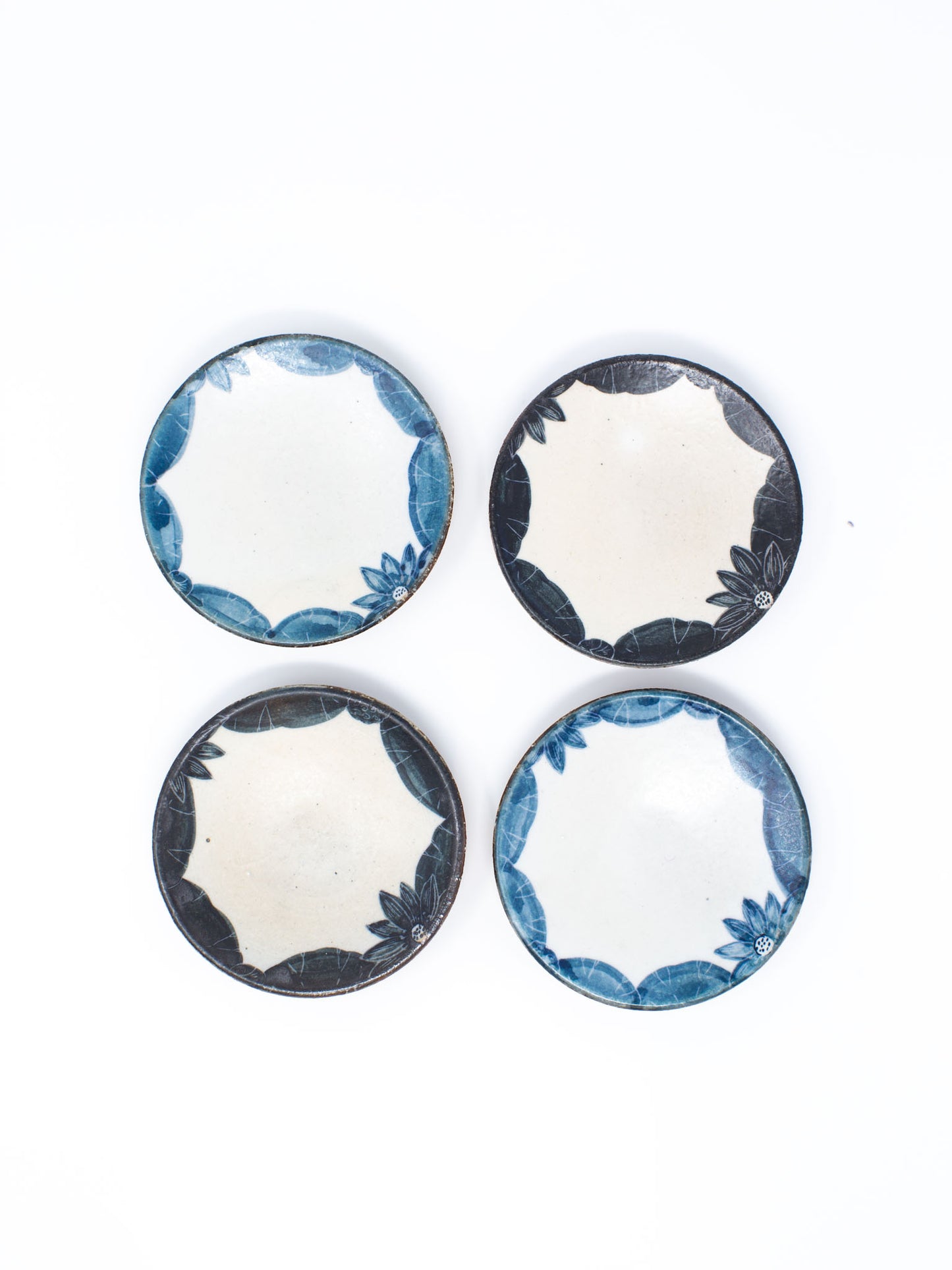 Lotus 8.8 cm Mini Plate by Momoko Otani (大谷桃子)