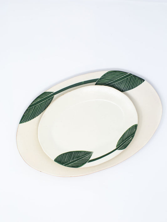 Banana Leaf Oval Plate by Momoko Otani （大谷桃子）