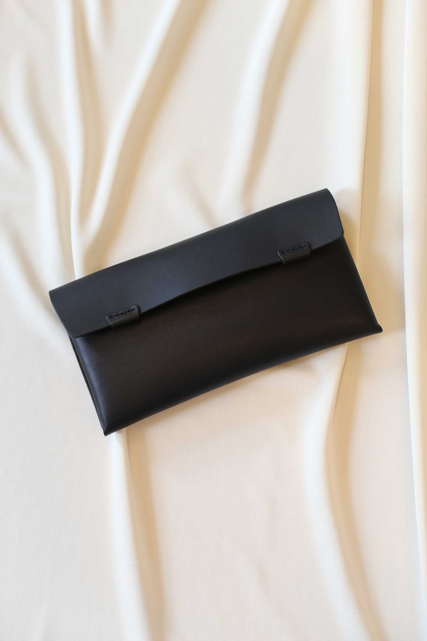 Urukust Leather Long Wallet