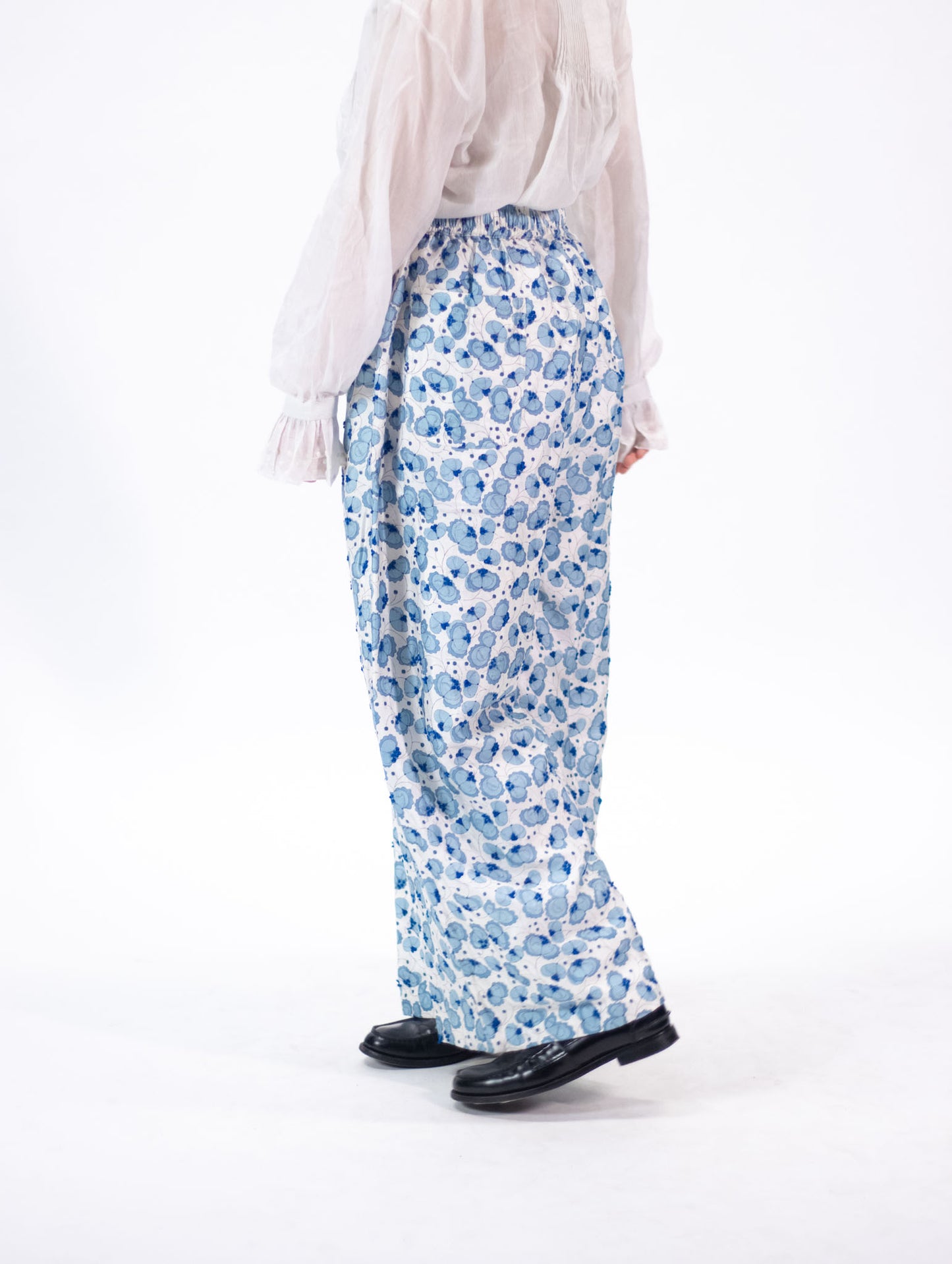 [50% off] Bunon Embroidery Pants - White x Blue