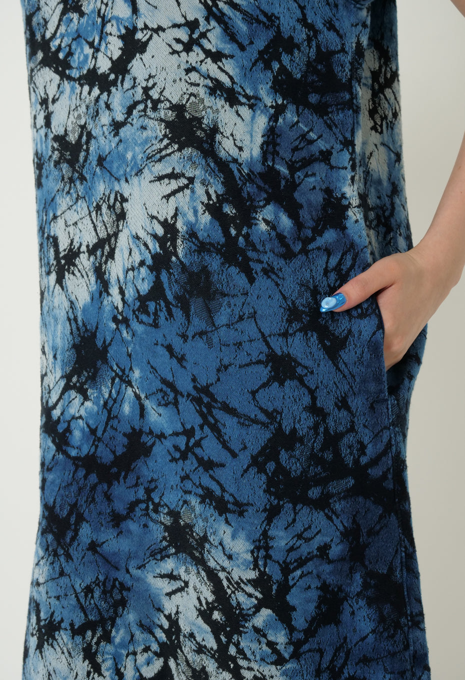 Blue Blue Japan Indigo Glass Jacquard Hand-dyed Dress