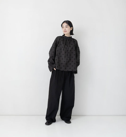 Veritecoeur Gathered Blouse -Sumi Gray Black Dots