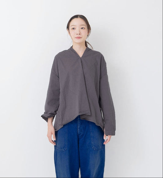 [Arriving Next Monday] Veritecoeur Blouse - Sumi Grey (One Size Fits All)