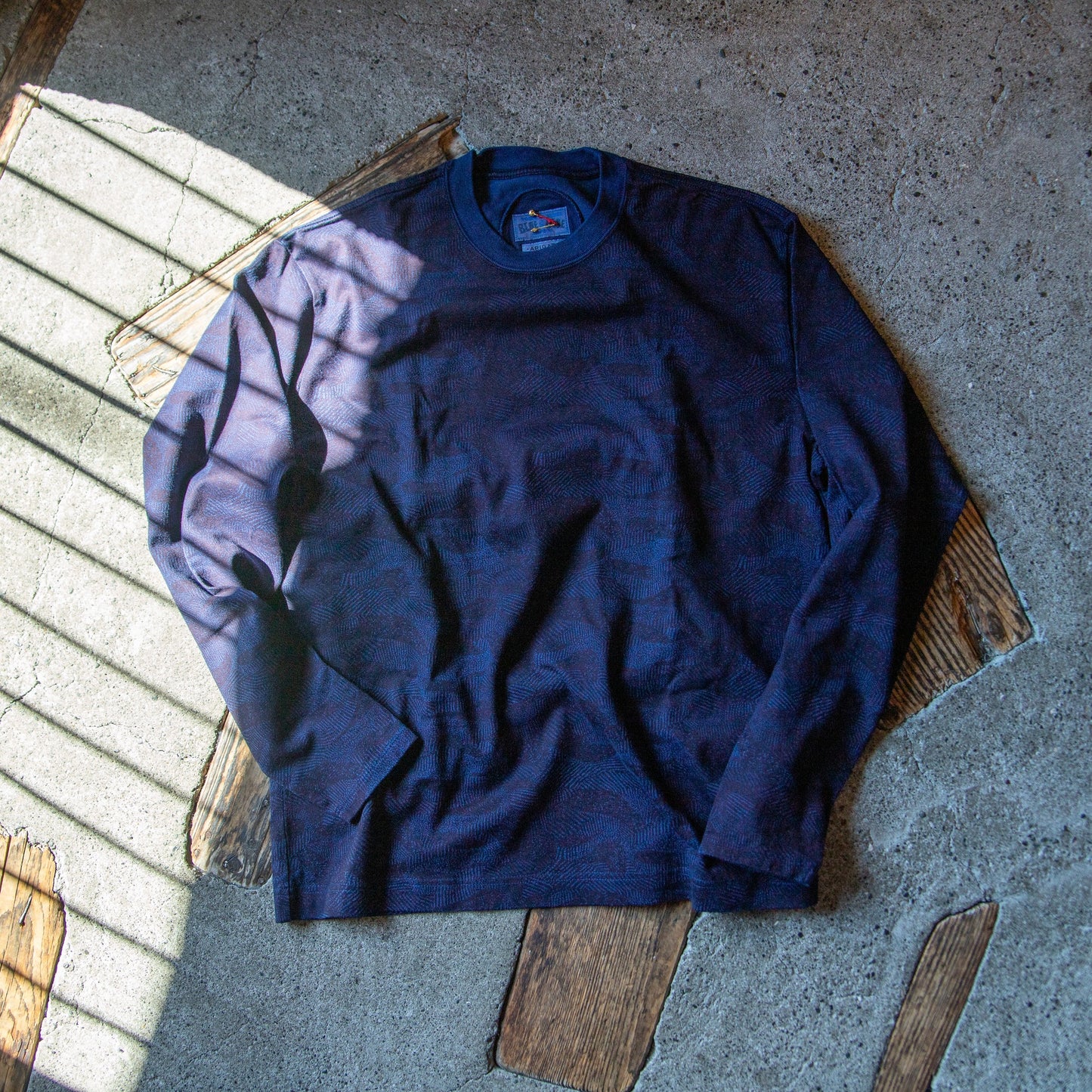 Blue Blue Japan Men's "Wind Flow" Hand-dyed Pullover