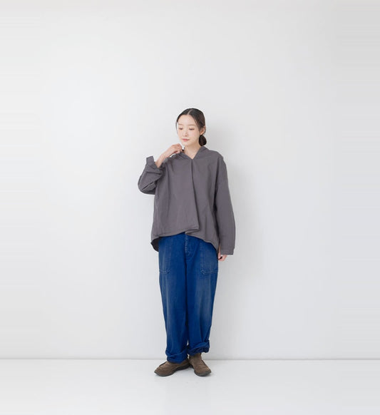 [Arriving Next Monday] Veritecoeur Blouse - Sumi Grey (One Size Fits All)