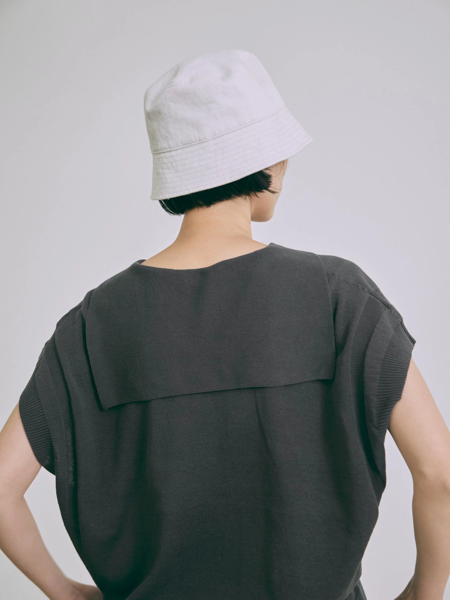 [Arriving Soon] Nicholson & Nicholson Diver Top - Charcoal