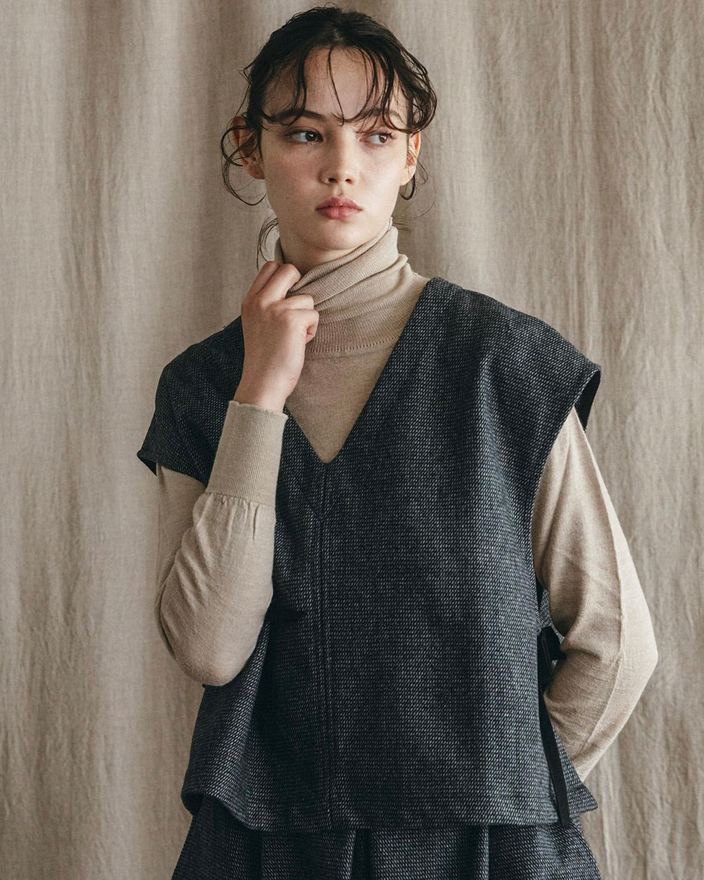 Fog Linen Work Roze Side Ribbon Wool Vest - Black Check