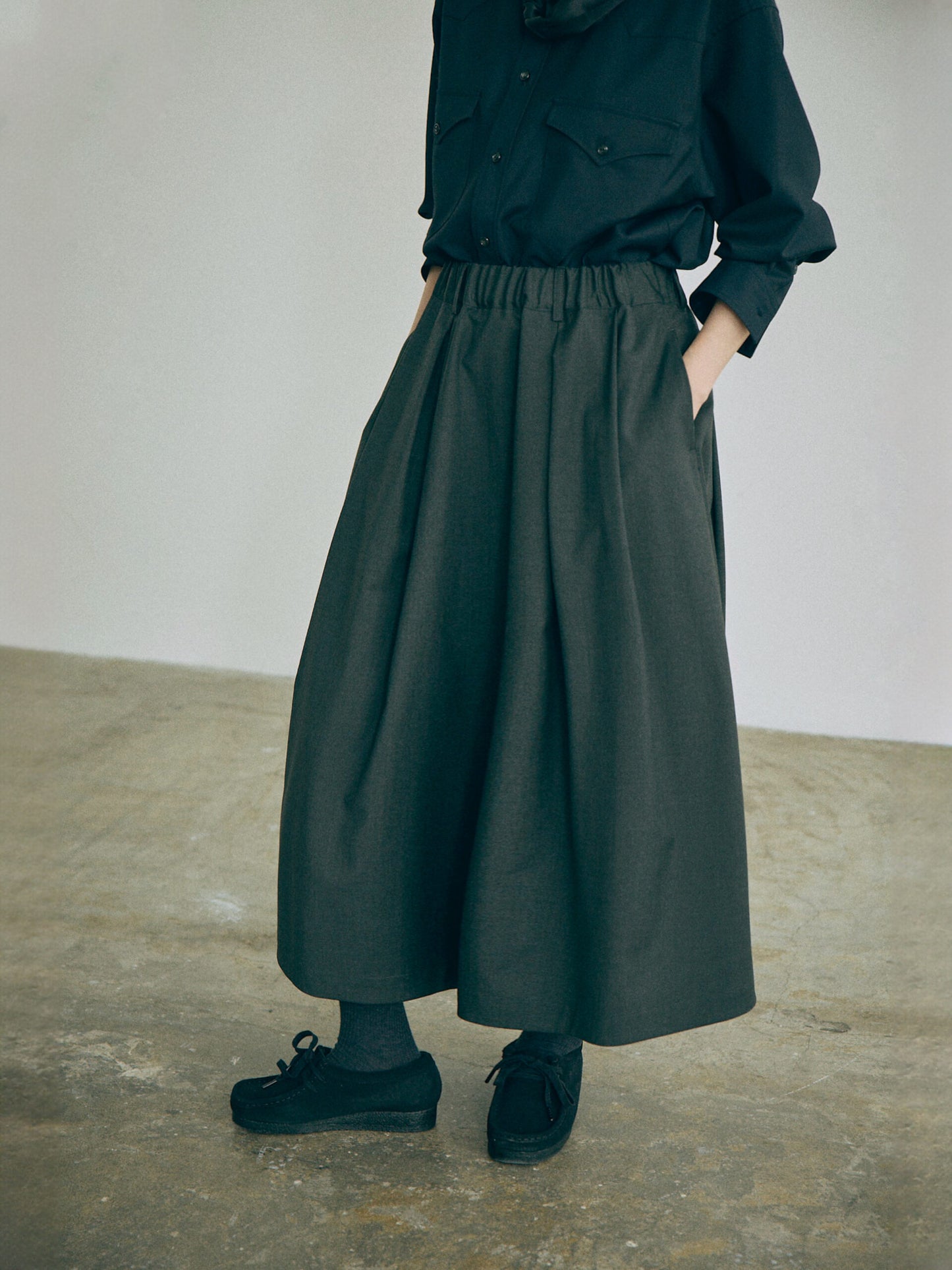 Nicholson & Nicholson Mira Stretched Wool Skirt - Charcoal
