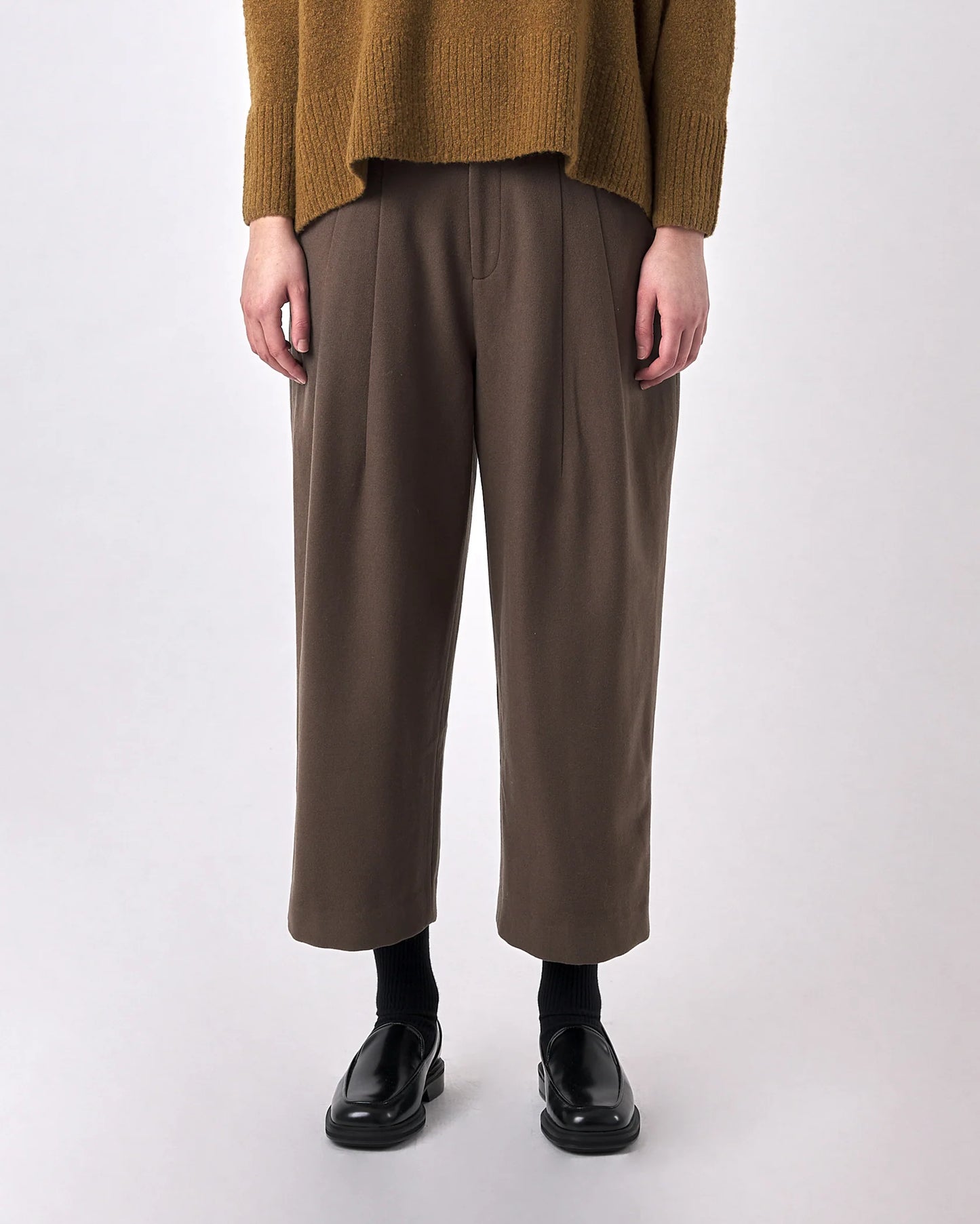 [40% off] 7115 by Szeki - Unisex Wool Pleated Trouser - Umber