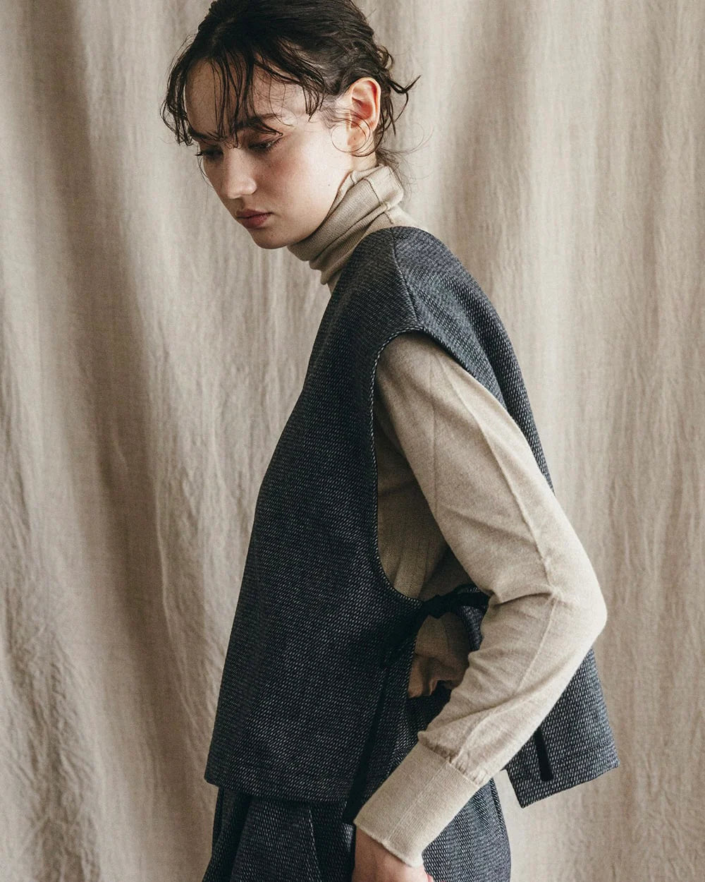 Fog Linen Work Roze Side Ribbon Wool Vest - Black Check