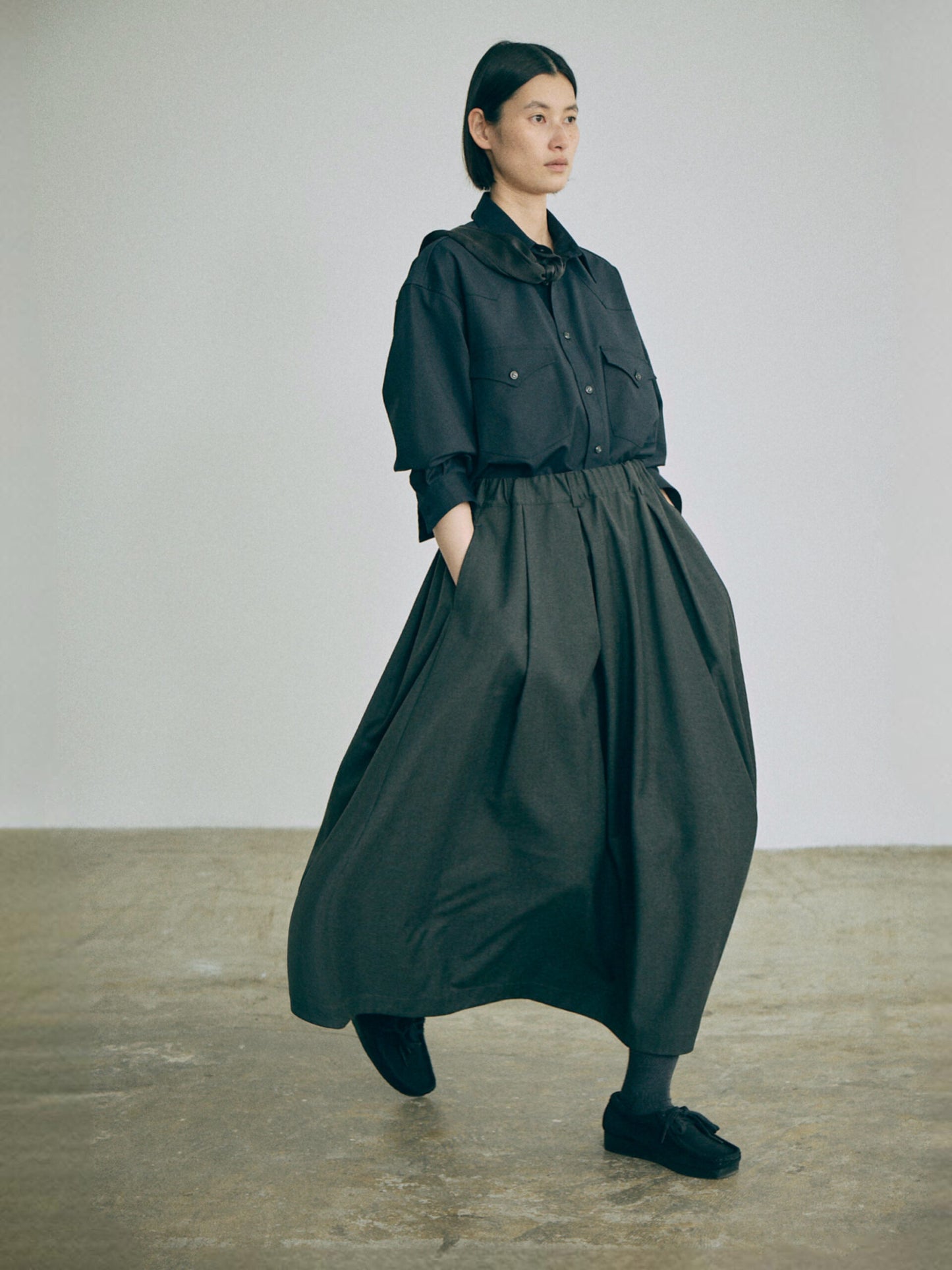Nicholson & Nicholson Mira Stretched Wool Skirt - Charcoal
