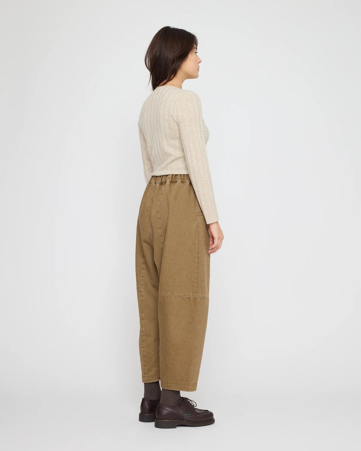 7115 by Szeki Unisex Elastic Panel Barrel Trouser - Washed Walnut