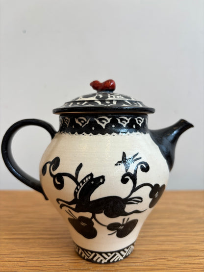 Misao Yajima Kakiotoshi Teapot (Tall w/red lid top) (矢島操）