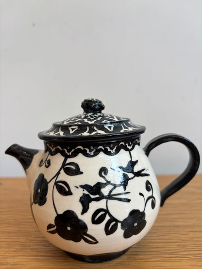 Misao Yajima Kakiotoshi Teapot  (矢島操）