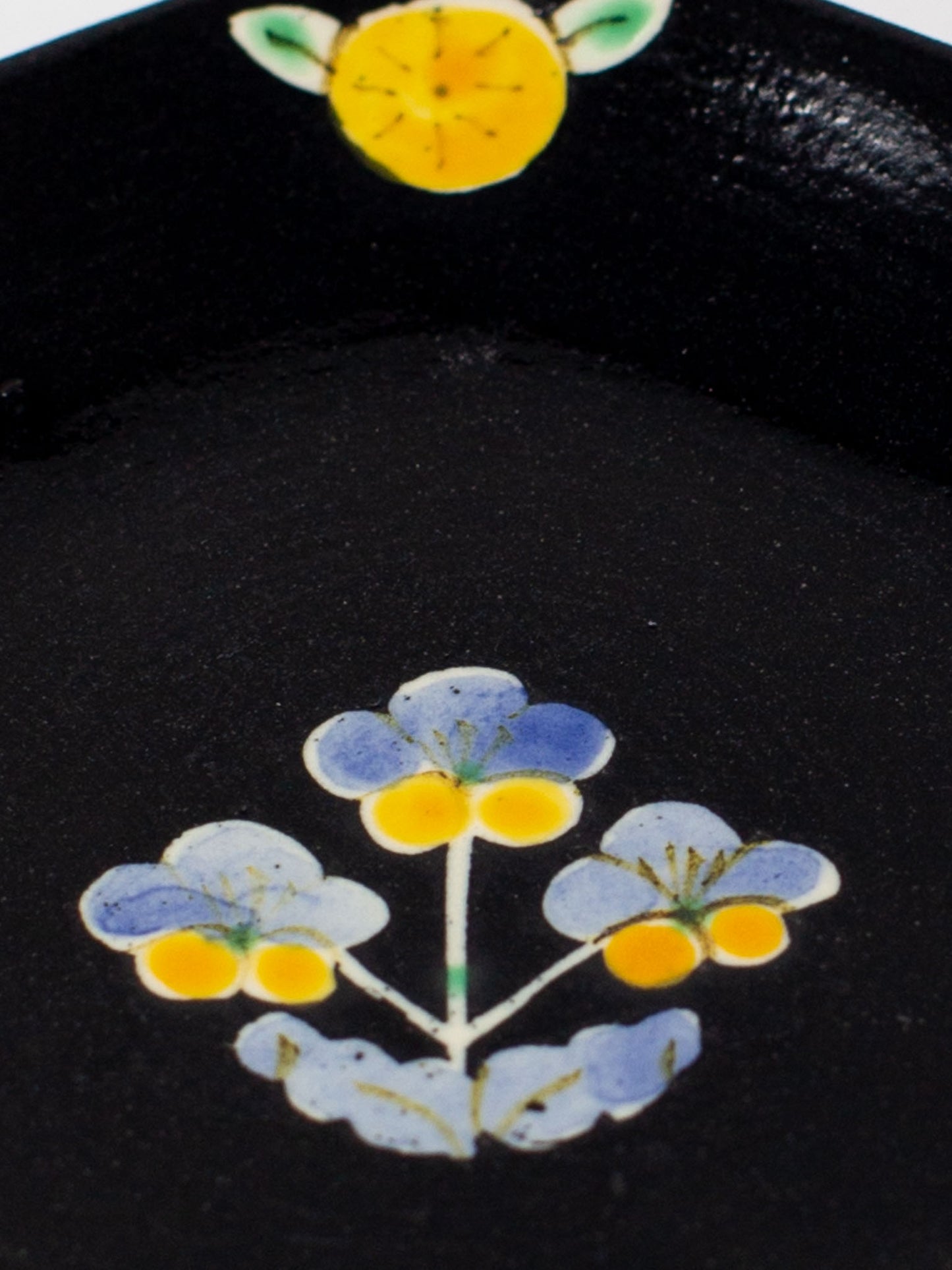 Misao Yajima Yellow Flower Hexagonal Plate (矢島操）