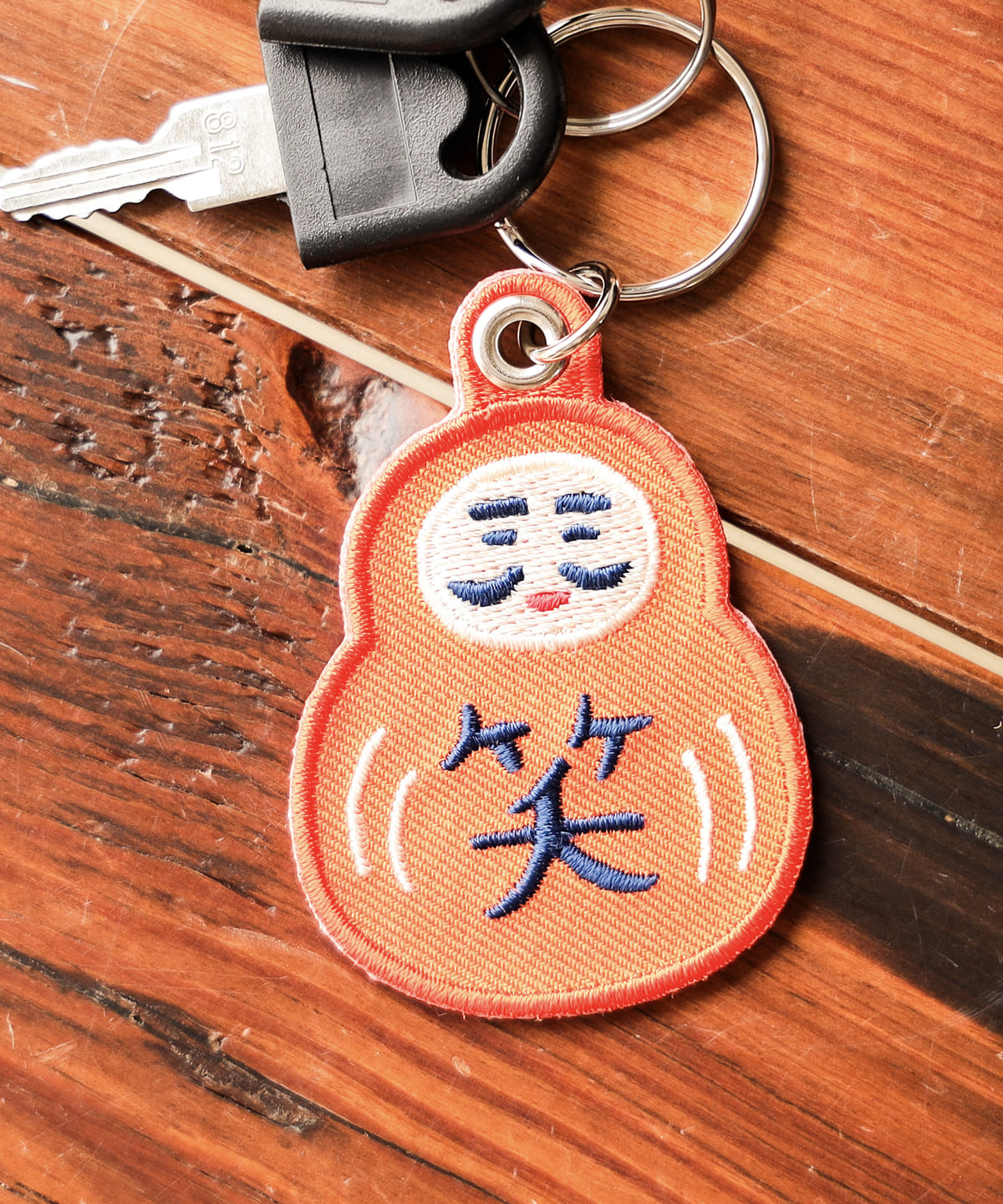 BEAMS JAPAN Embroidery Keychain - Daruma