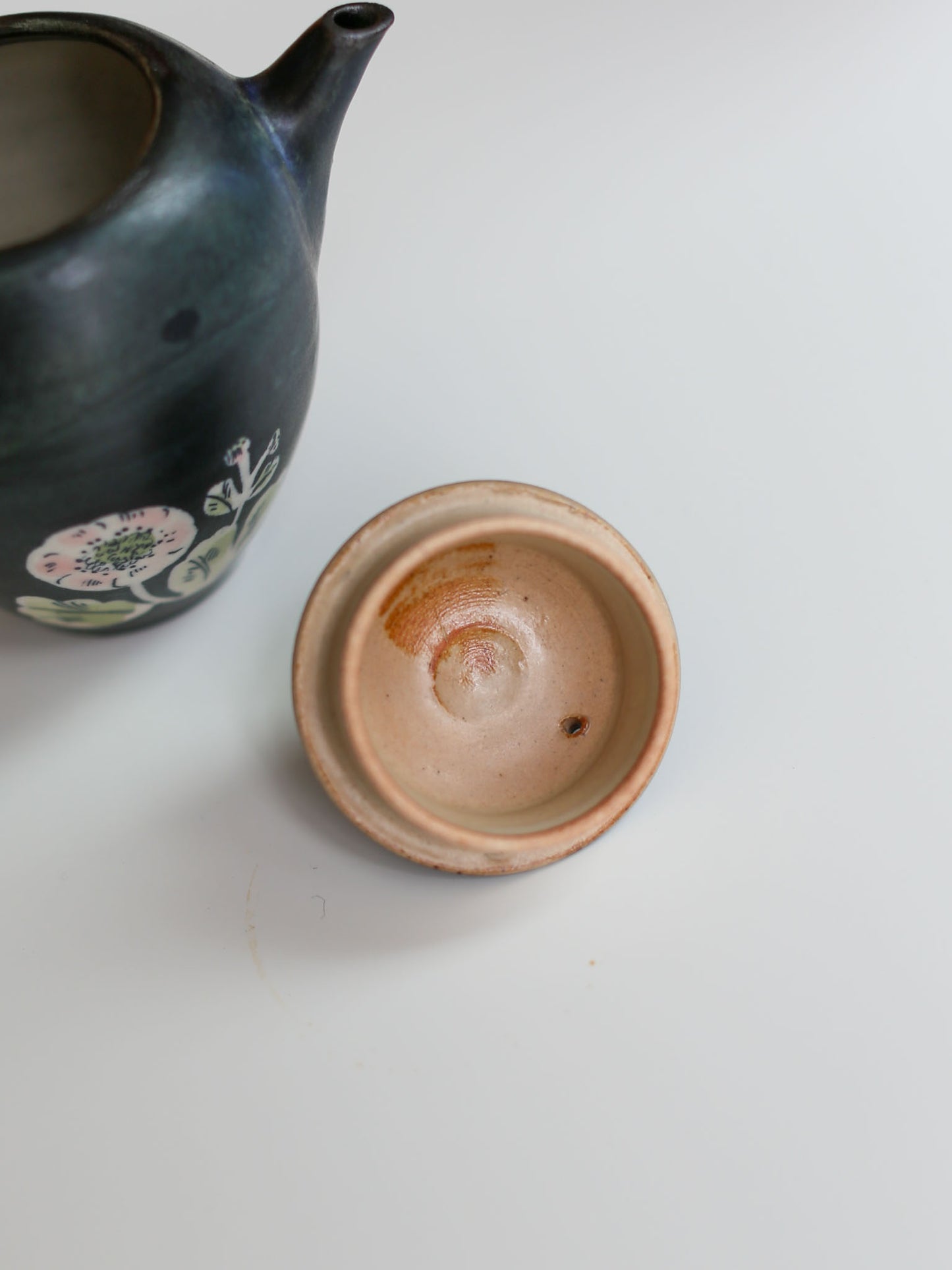 Pink Chrysanthemum Teapot by Otani Momoko (大谷桃子)