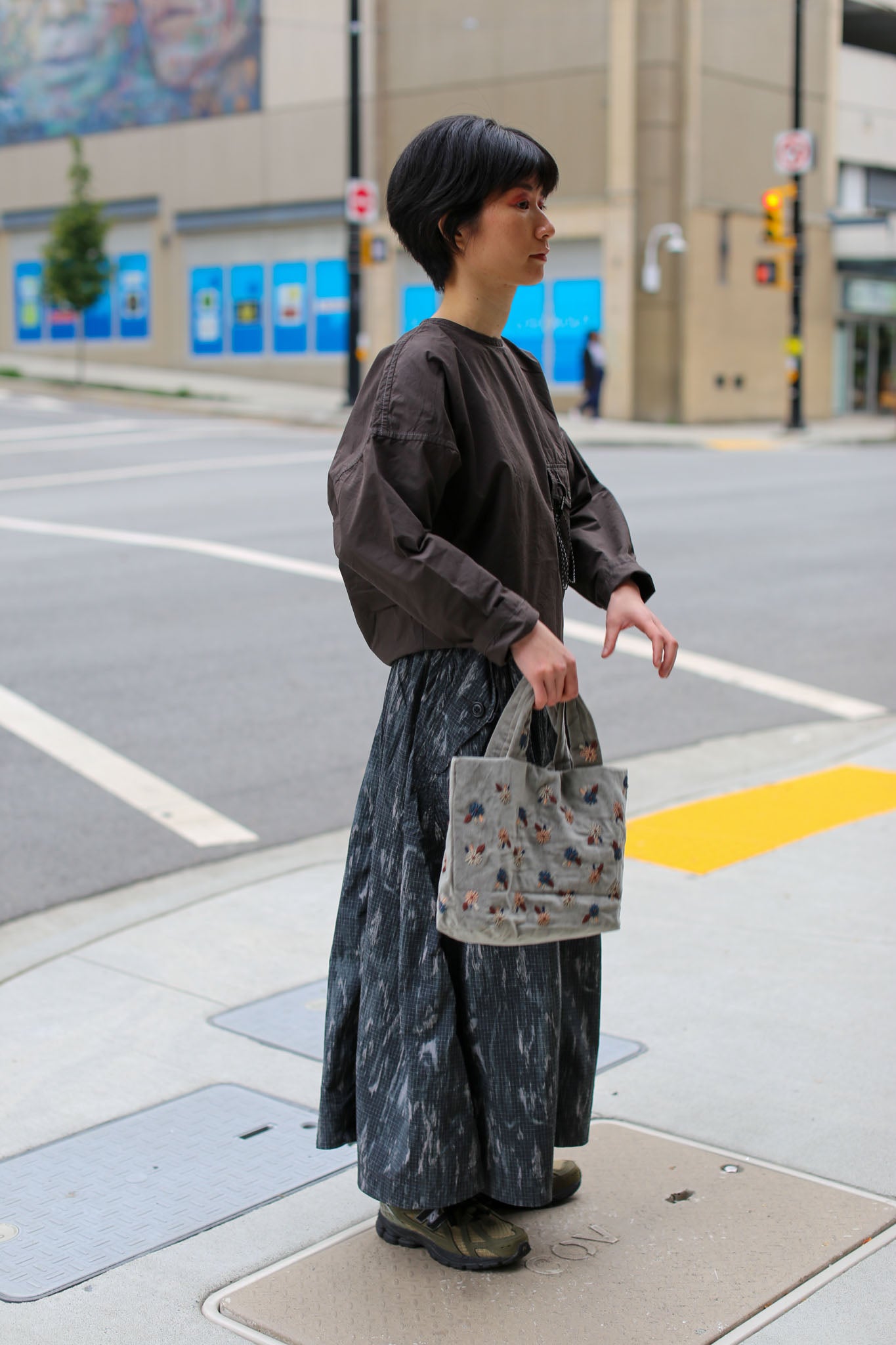 ÉPICE Paris Embroidery Flower Tote Bag  - Grey