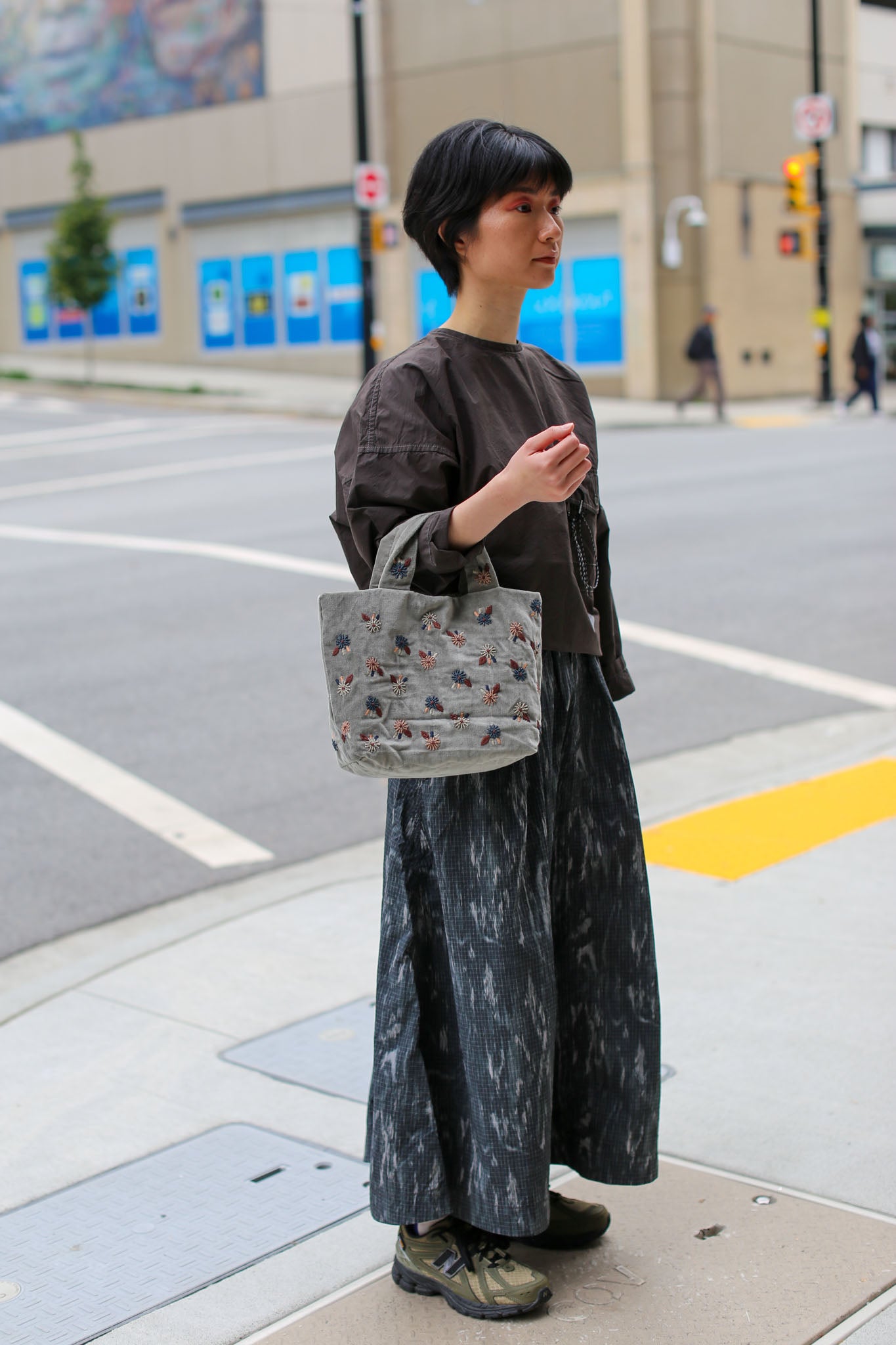 ÉPICE Paris Embroidery Flower Tote Bag  - Grey