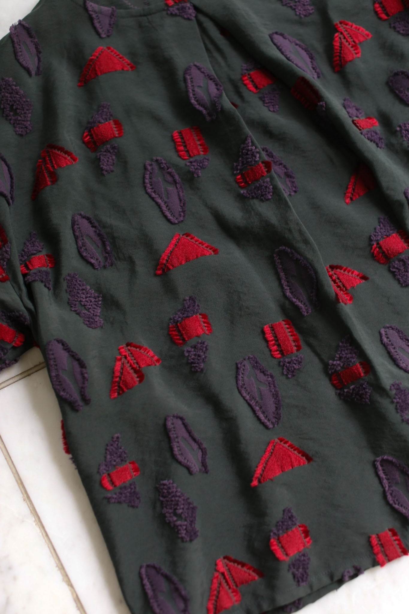 Fuga Fuga Woven Pullover - Charcoal (7052)