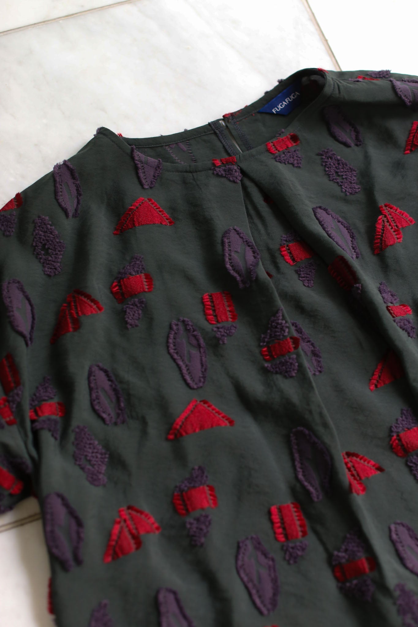 Fuga Fuga Woven Pullover - Charcoal (7052)