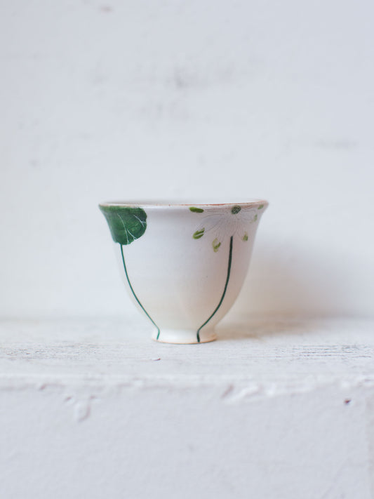 White Lotus Tea Cup by Otani Momoko （大谷桃子）