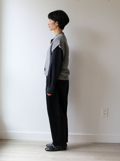 Nicholson & Nicholson Zoe Wool Knitted Vest - Gray