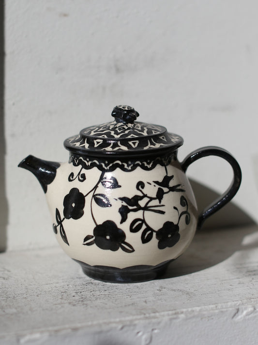 Misao Yajima Kakiotoshi Teapot  (矢島操）- No. 1