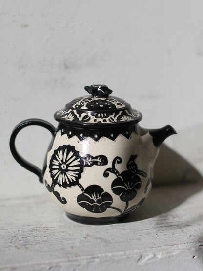Misao Yajima Kakiotoshi Teapot  (矢島操）- No. 2