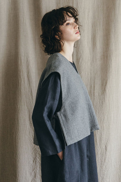 Fog Linen Work Roze Side Ribbon Wool Vest - Grey Check