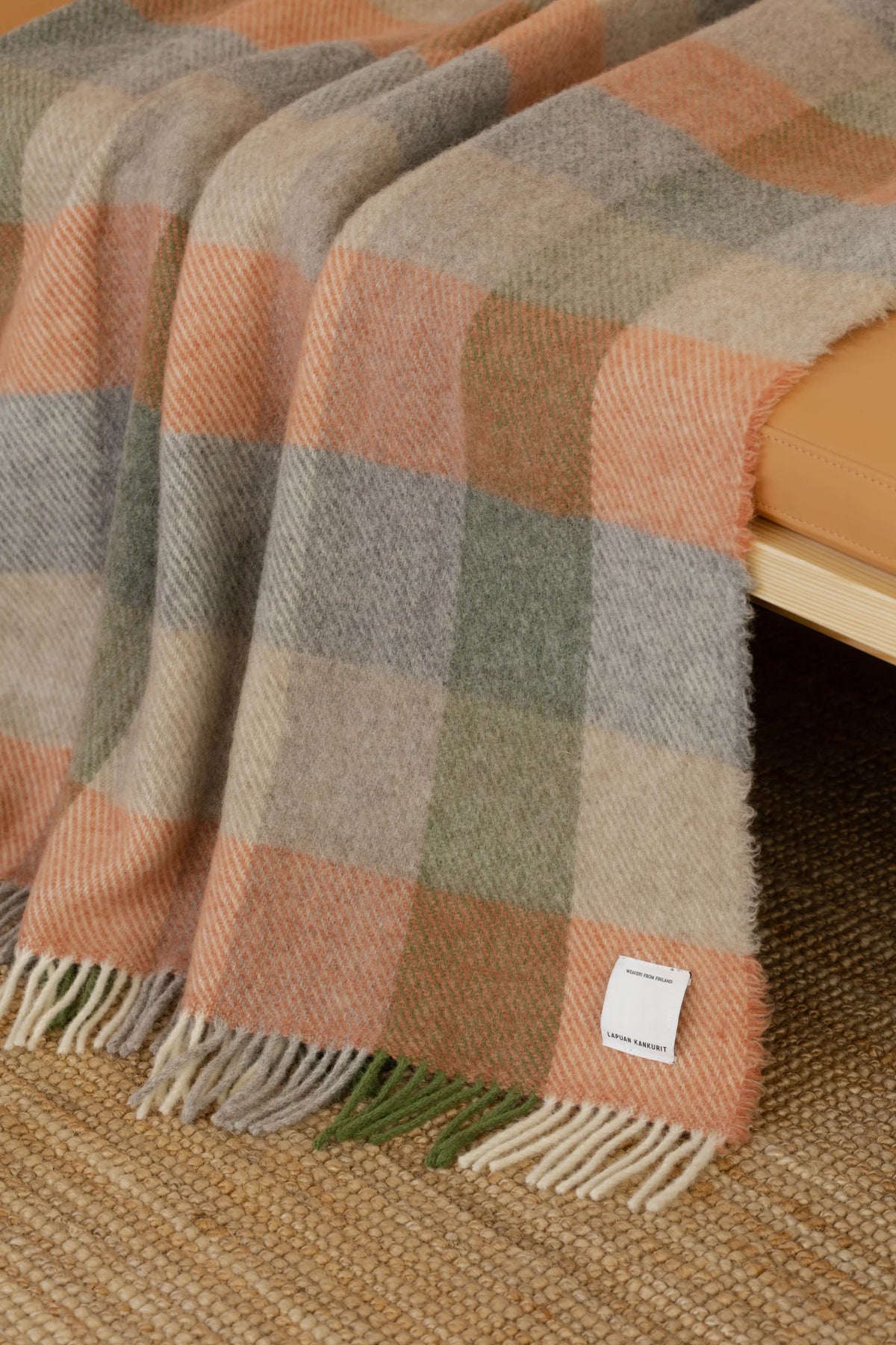 Lapuan Kankurit KASKU Wool Blanket - Cinnamon/Green
