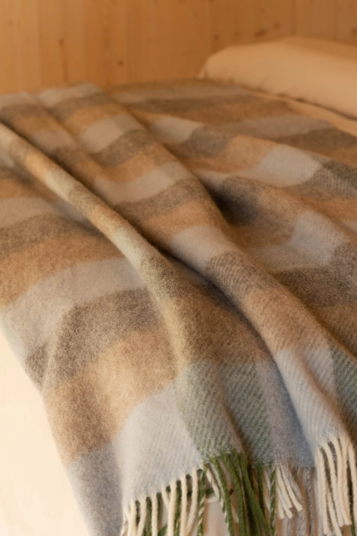 Lapuan Kankurit KASKU Wool Blanket - Light Blue/Green