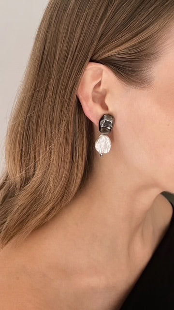 Arriving Soon: Blanca Olmos Las Perlas Earrings - Metallic